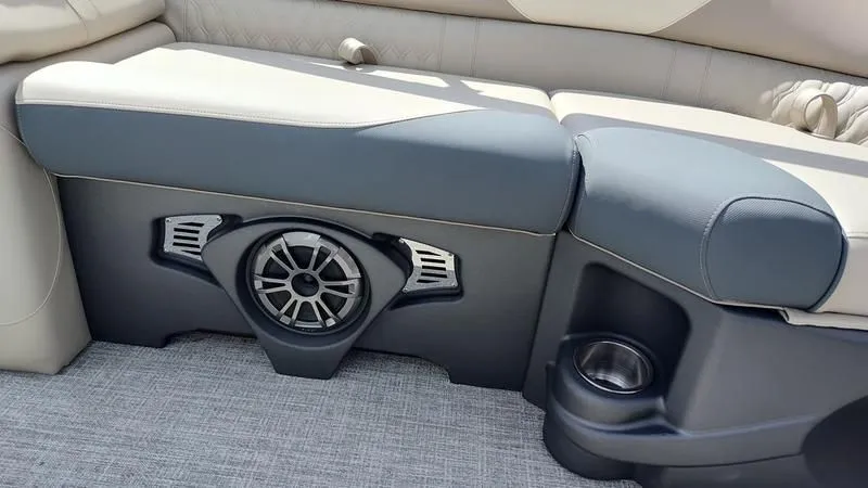 Slide: The Image of Avalon LSZ QUAD LOUNGER 2025 - 10