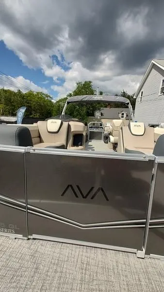 Slide: The Image of Avalon LSZ QUAD LOUNGER 2025 - 12