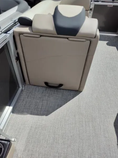 Slide: The Image of Avalon LSZ QUAD LOUNGER 2025 - 15