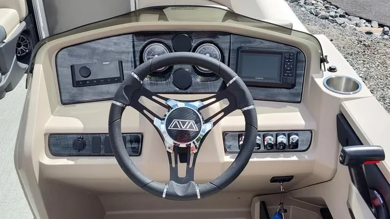 Slide: The Image of Avalon LSZ QUAD LOUNGER 2025 - 17