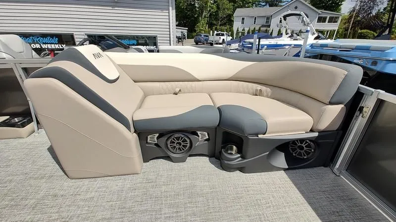 Slide: The Image of Avalon LSZ QUAD LOUNGER 2025 - 21