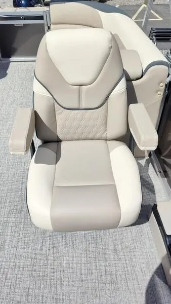 Slide: The Image of Avalon LSZ QUAD LOUNGER 2025 - 23