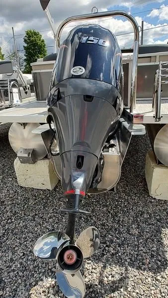 Slide: The Image of Avalon LSZ QUAD LOUNGER 2025 - 26