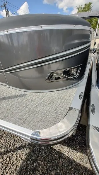 Slide: The Image of Avalon LSZ QUAD LOUNGER 2025 - 5