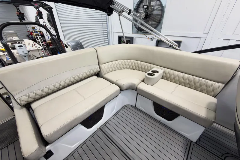 Slide: The Image of Luxurious seating area on 2020 Crest Continental 270 NX-L Twin boat. - 33
