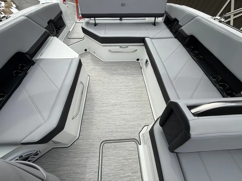 Slide: The Image of Cobalt R8 2026 - 1145