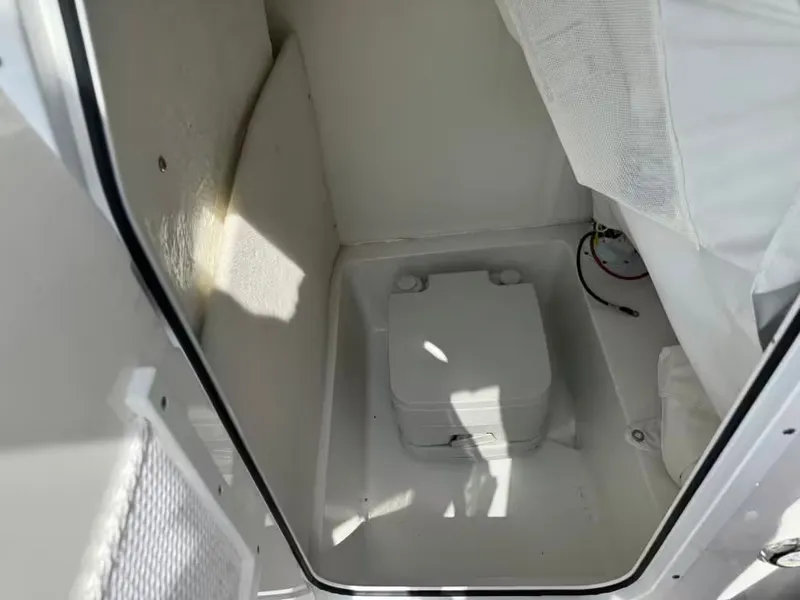 Slide: The Image of Sea Hunt Ultra 234 2024 - 10