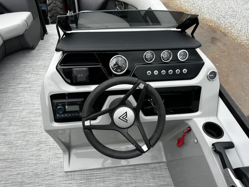 Slide: The Image of Viaggio Lago V 20 U-HONDA 115 2026 - 9