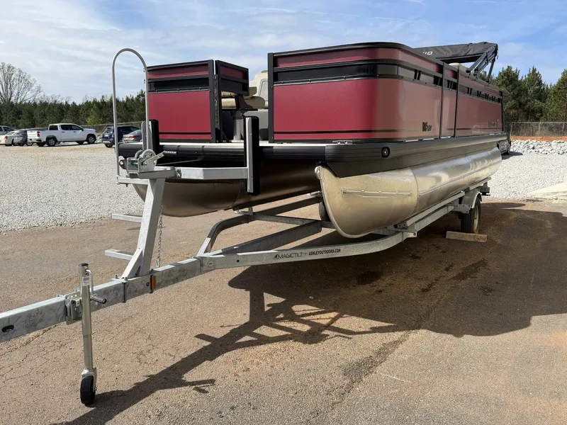 Slide: The Image of Viaggio Lago V 20F-HONDA 115 2026 - 5