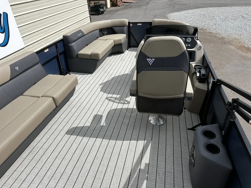 Slide: The Image of Viaggio Lago V 20 C-HONDA 115 2026 - 8