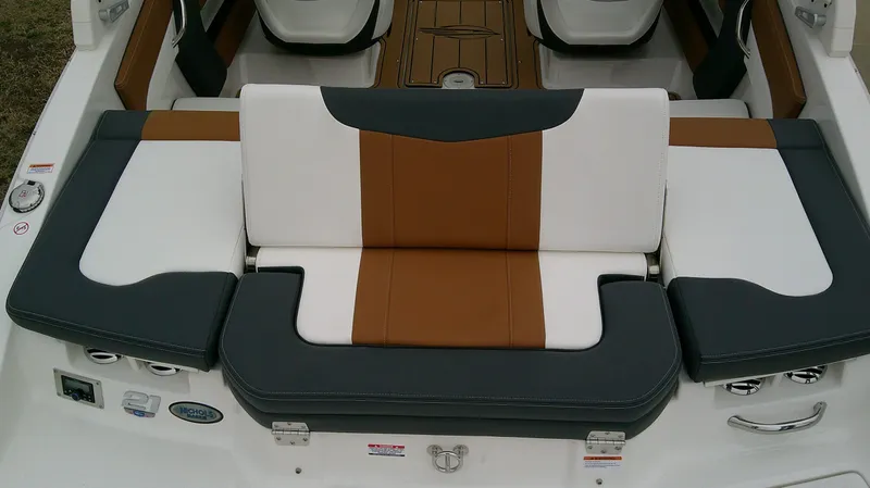 Slide: The Image of Chaparral 21 SSi 2026 - 11