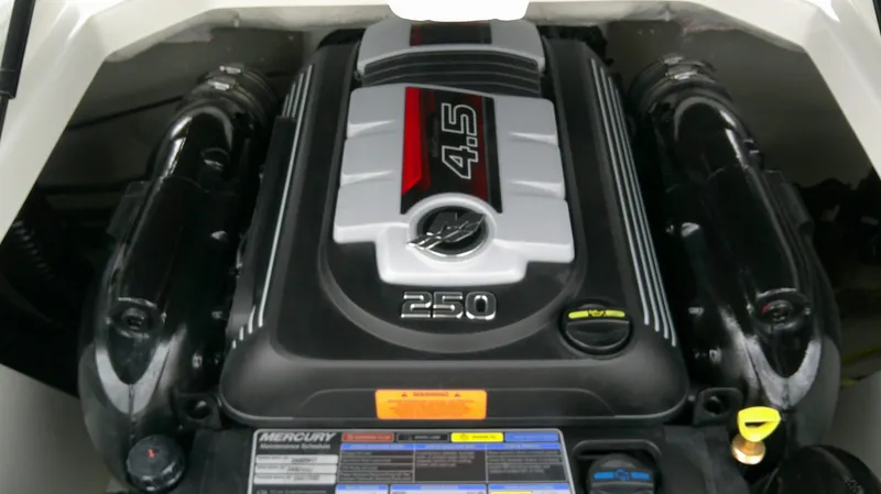 Slide: The Image of Chaparral 21 SSi 2026 - 13