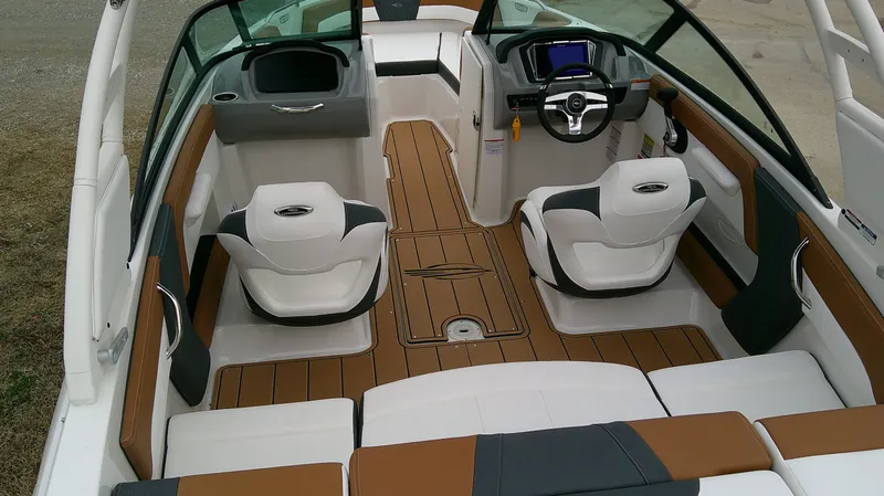 Slide: The Image of Chaparral 21 SSi 2026 - 14