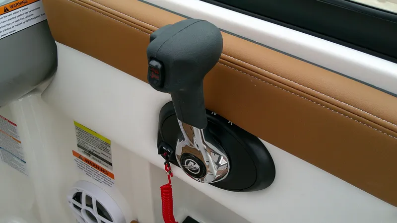 Slide: The Image of Chaparral 21 SSi 2026 - 17