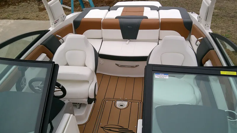 Slide: The Image of Chaparral 21 SSi 2026 - 22