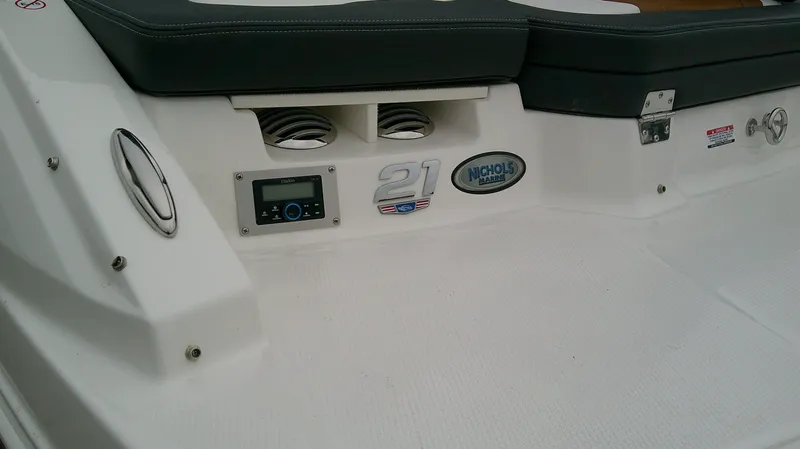 Slide: The Image of Chaparral 21 SSi 2026 - 9