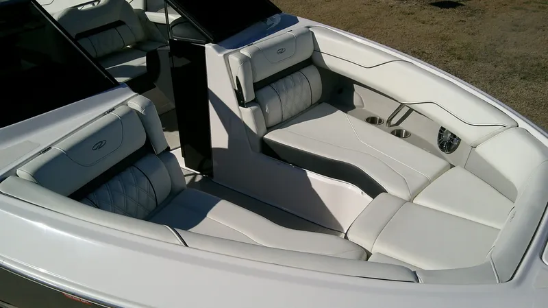 Slide: The Image of Regal LS4 2022 - 20