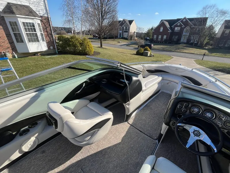 Slide: The Image of Crownline Boats 21 SS 2012 - 3