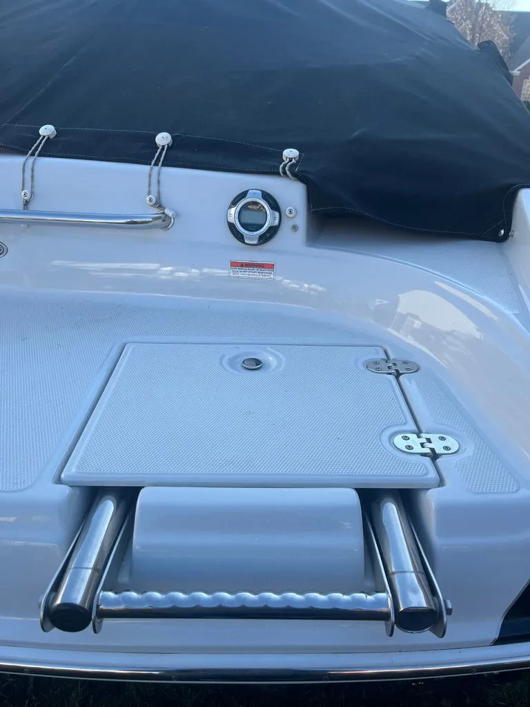 Slide: The Image of Crownline Boats 21 SS 2012 - 9