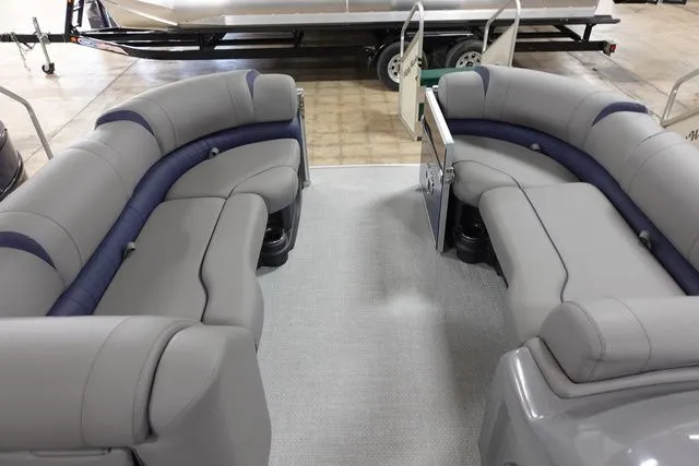 Slide: The Image of Tahoe Cascade Quad Lounger 23 FT 2023 - 4