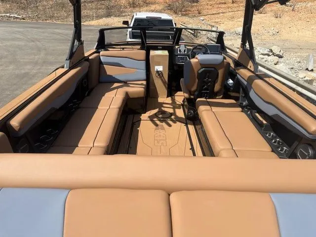 Slide: The Image of Malibu T235 2025 - 11