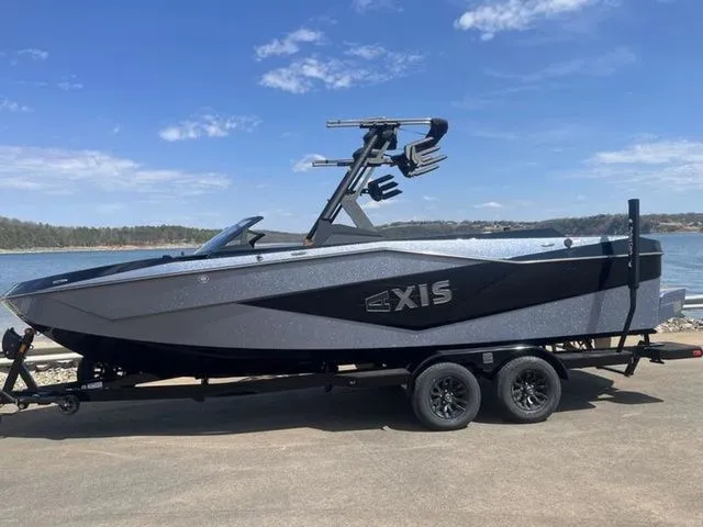 Slide: The Image of Malibu T235 2025 - 9