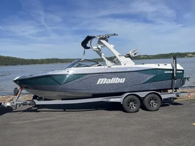 Slide: The Image of Malibu Wakesetter 23 LSV 2025 - 3