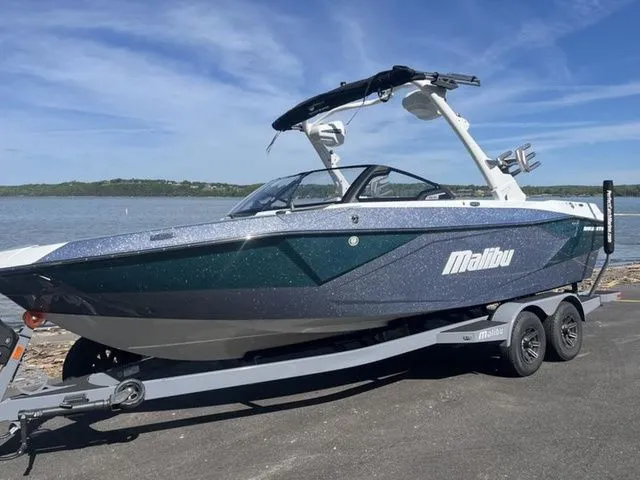 Slide: The Image of Malibu Wakesetter 23 LSV 2025 - 5