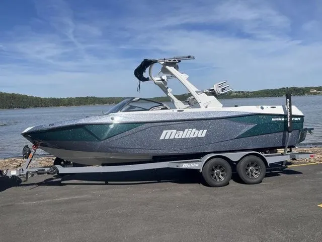 Slide: The Image of Malibu Wakesetter 23 LSV 2025 - 7