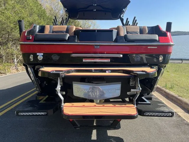 Slide: The Image of Malibu Wakesetter 24 MXZ 2025 - 11