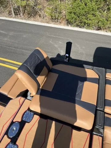 Slide: The Image of Malibu Wakesetter 24 MXZ 2025 - 9