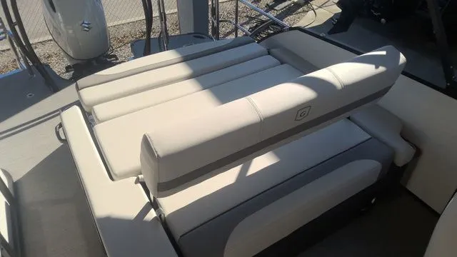 Slide: The Image of Godfrey Monaco 235 SFL 27" Impact Center Tube Package 2026 - 3