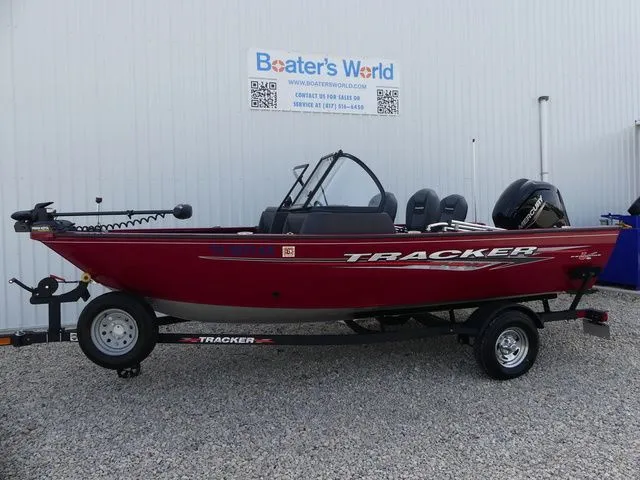 The Image of Tracker Pro Guide V-16 WT 2024 - 1