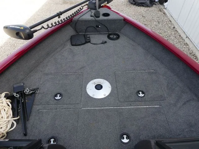 Slide: The Image of Tracker Pro Guide V-16 WT 2024 - 17