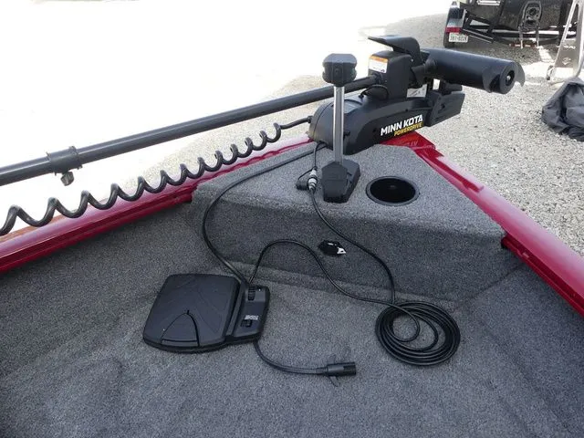 Slide: The Image of Tracker Pro Guide V-16 WT 2024 - 18