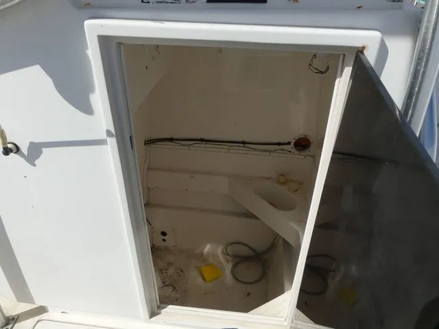 Slide: The Image of Angler 2900 CC 2000 - 16