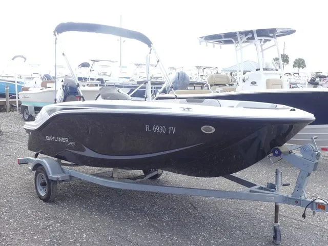 Slide: The Image of Bayliner M15 2024 - 3