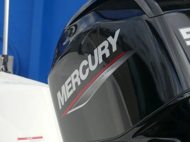 Slide: The Image of Bayliner M15 2024 - 8