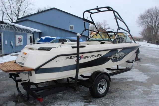 Slide: The Image of Nautique Super Air Nautique 210 2001 - 4