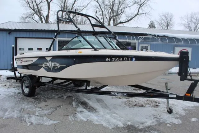 Slide: The Image of Nautique Super Air Nautique 210 2001 - 5