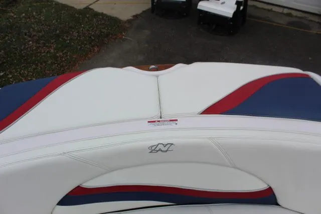 Slide: The Image of Nautique Ski Nautique 2002 - 18