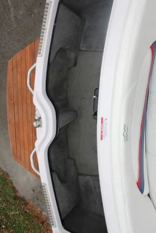 Slide: The Image of Nautique Ski Nautique 2002 - 19