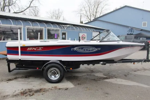 Slide: The Image of Nautique Ski Nautique 2002 - 7