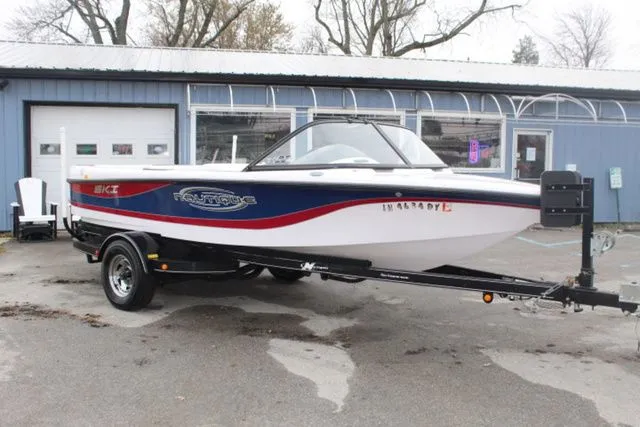 Slide: The Image of Nautique Ski Nautique 2002 - 8