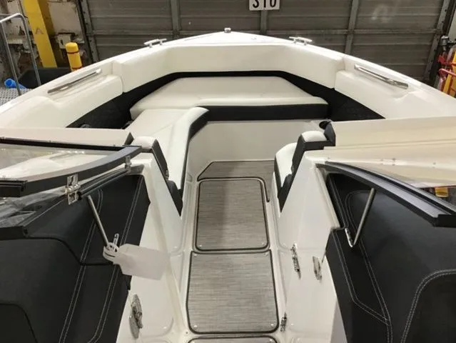 Slide: The Image of Cobalt R6 Surf 2025 - 14