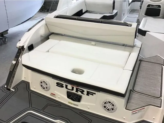 Slide: The Image of Cobalt R6 Surf 2025 - 4