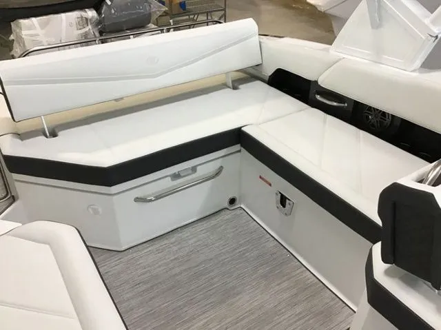 Slide: The Image of Cobalt R6 Surf 2025 - 9