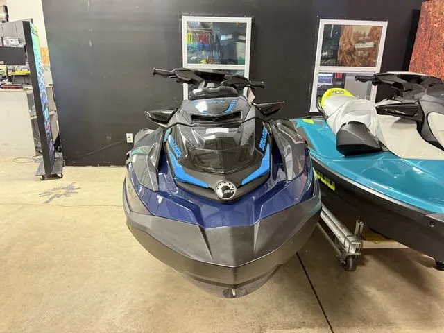 Slide: The Image of Sea-Doo GTX 170 iBR and iDF 2026 - 3