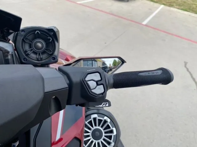 Slide: The Image of Kawasaki Jet Ski Ultra 310 2026 - 29