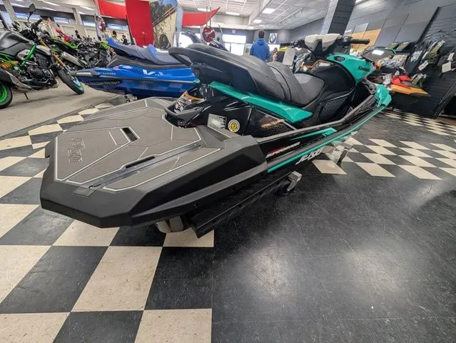 Slide: The Image of Kawasaki Jet Ski® Ultra® 310 LX-S 2026 - 8
